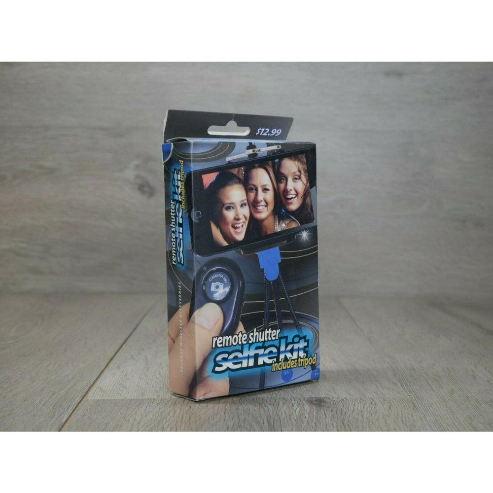 Solaray Remote Shutter Selfie Kit - Includes Tripod